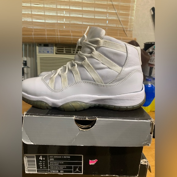 Air Jordan 11 GS Silver Anniversary